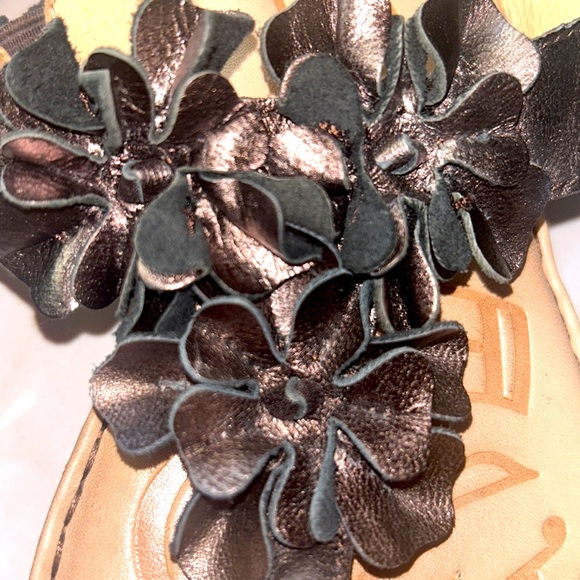 BORN LEATHER SANDALS🤎Slip On Thong Flip-Flop Style🌻Bronze Brown Size 10 - Picture 3 of 14